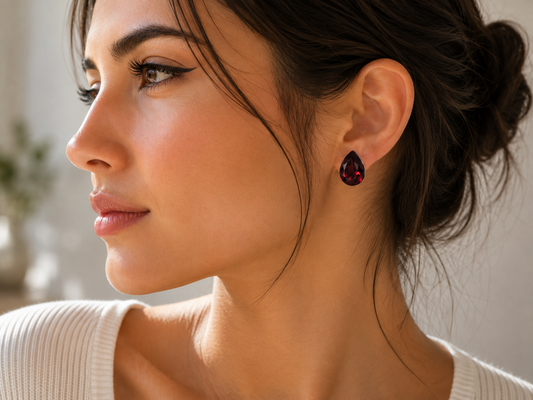 Aretes Gota Rubí – Bañados en Oro Blanco 18K