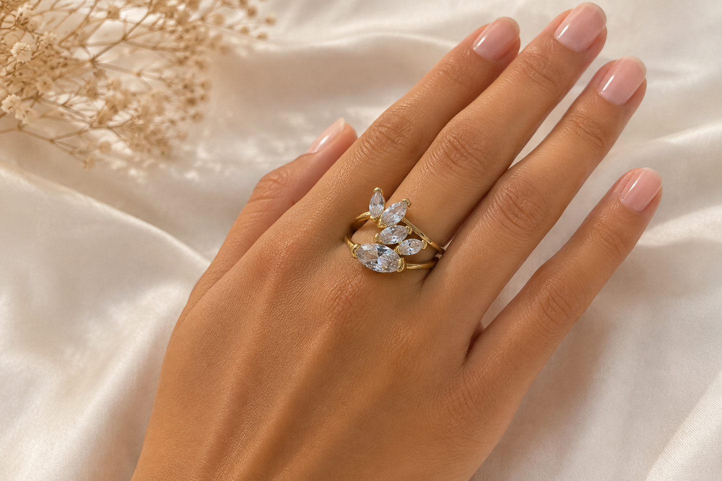 Anillo Hojas de Cristal Ajustable – Bañado en Oro 18K