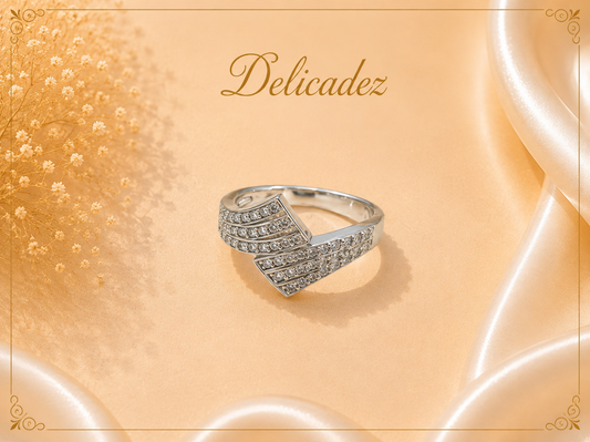 Anillo Aurora Cruzada Ajustable – Bañado en Oro Blanco 18K
