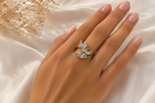 Anillo Hojas de Cristal Ajustable – Bañado en Oro 18K